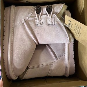 Bear paw boots
